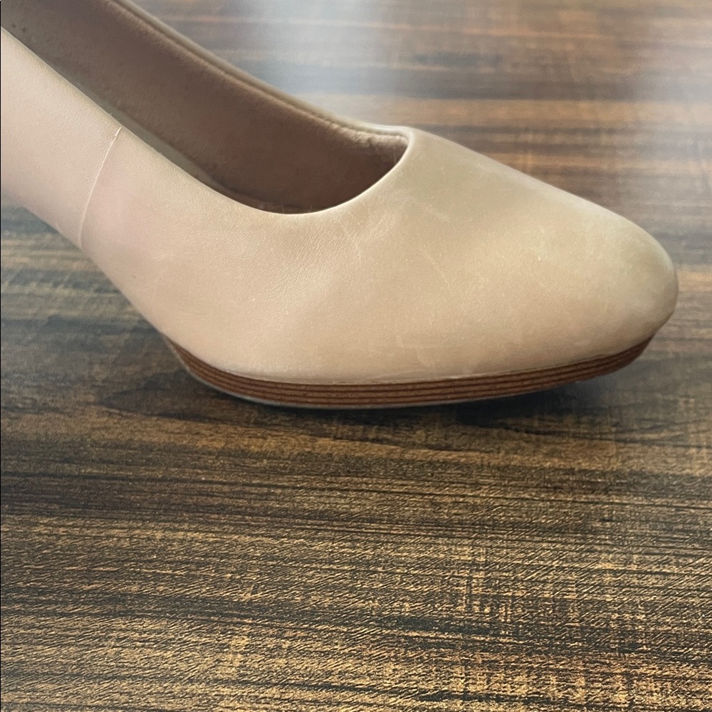 Clarks Artisan Tan Women's Heels Pumps - Picture 5 of 11